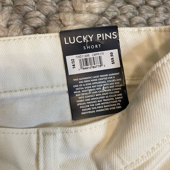 NWT! LUCKY BRAND Lucky Pins White Jean Short Frayed Hem - Picture 5 of 8